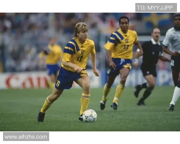 四大帅哥足球星齐聚一堂，探索他们背后的传奇故事与球场魅力